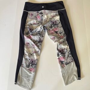 Lululemon if you're lucky moody mirage floral crop leggings Sz 8